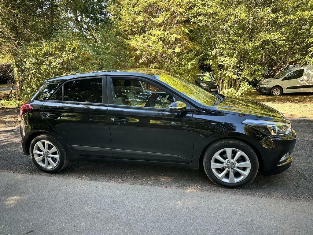 Hyundai I20 1.4 Premium Euro 6 Black #2