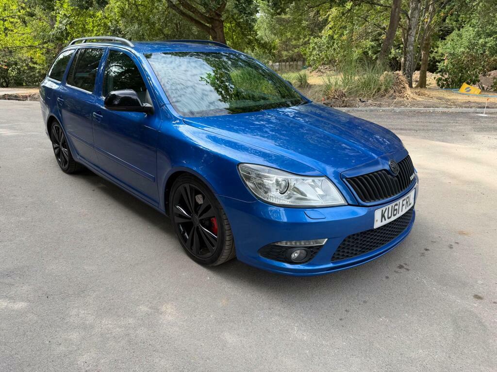 Skoda Octavia Hatchback 2.0 Tdi Elegance Dsg Euro 5 201161 Black #2