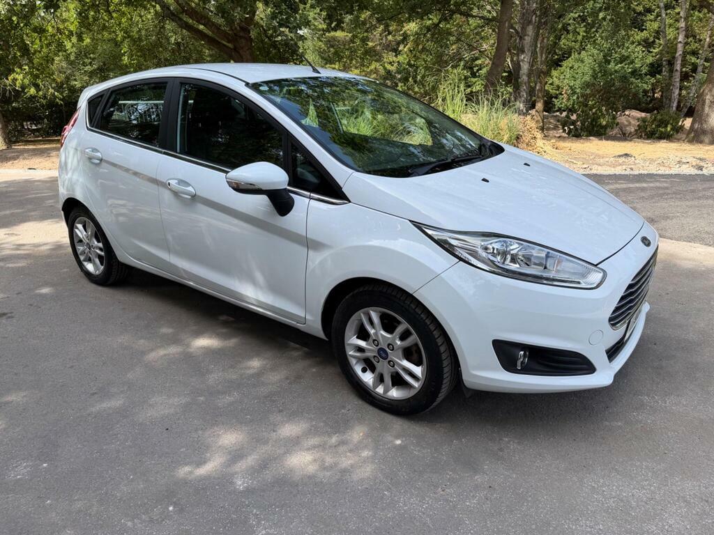 Ford Fiesta 1.25 Zetec Euro 6 White