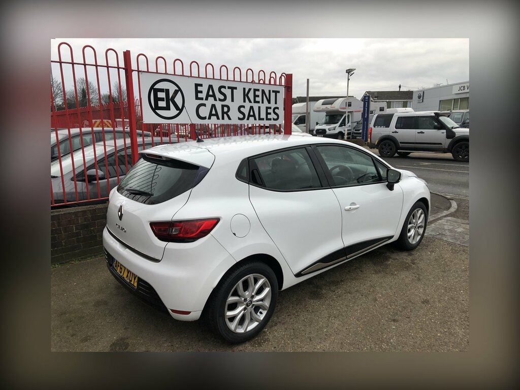 Renault Clio 1.2 16V Dynamique Nav AF67XUY White