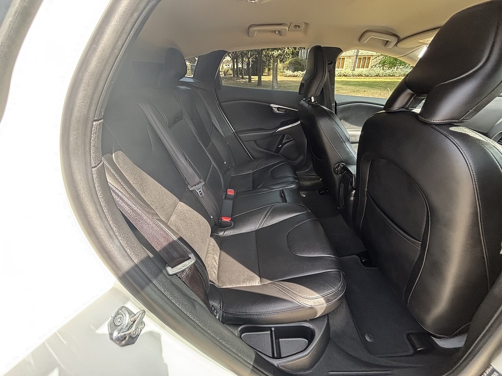 Volvo V40 2.0 T3 R-design Lux Nav 150 Bhp 1 Owner Sat Nav Grey #25