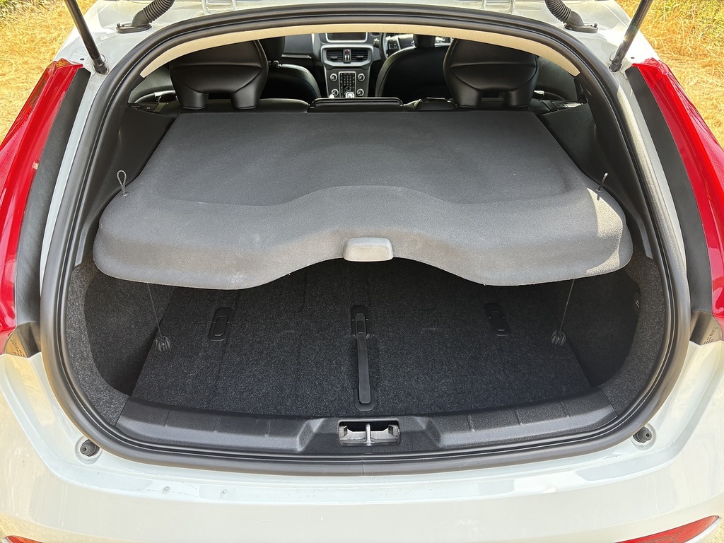 Volvo V40 2.0 T3 R-design Lux Nav 150 Bhp 1 Owner Sat Nav Grey #17