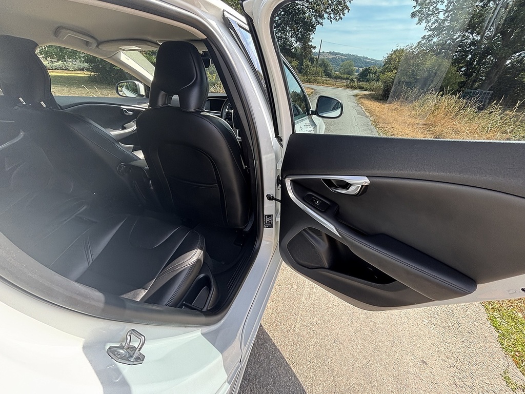 Volvo V40 2.0 T3 R-design Lux Nav 150 Bhp 1 Owner Sat Nav Grey #24