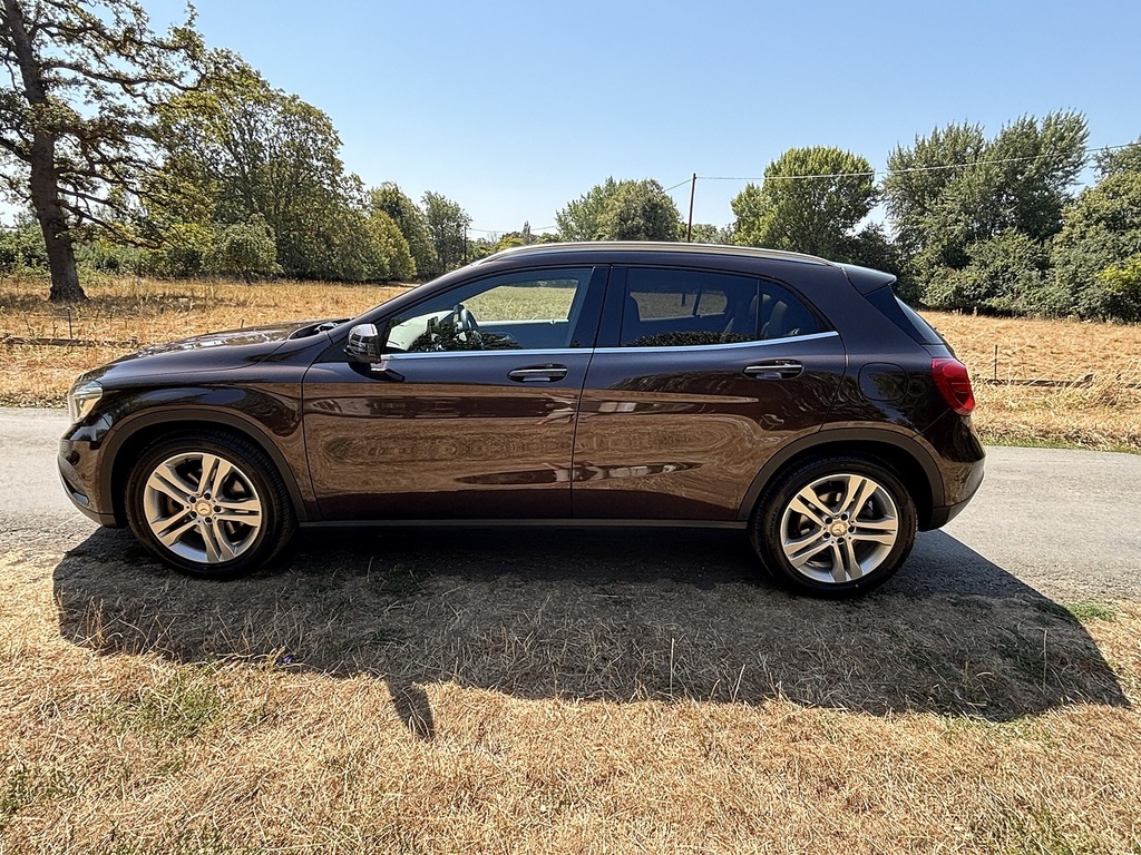 Mercedes-Benz GLA Class Gla250 4Matic Sport U556643 Brown #4