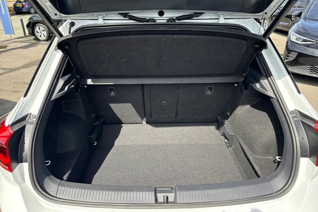 Volkswagen T-Roc 1.5 Tsi Black Edition Plus Sunroof, Led Matri DF75FBU White #6
