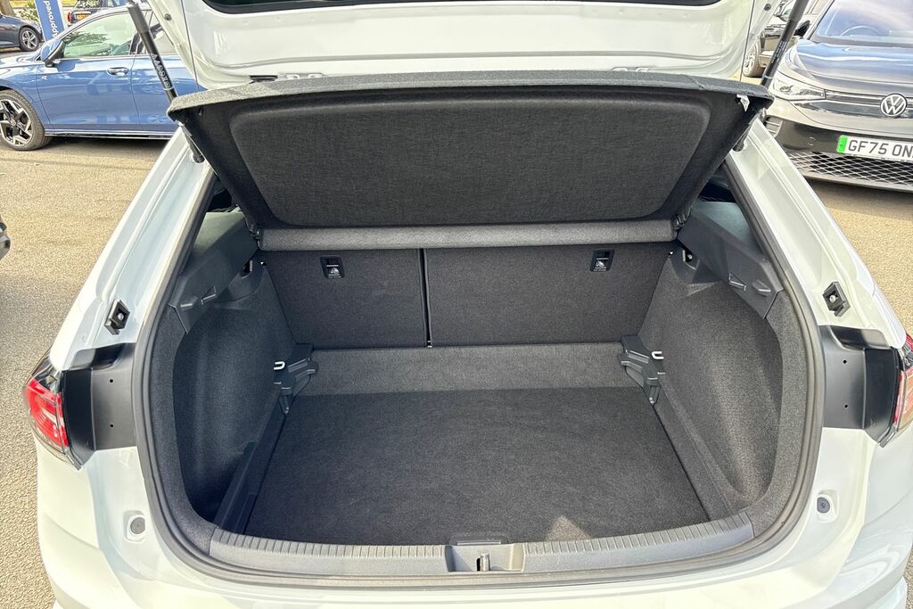 Volkswagen Taigo 1.5 Tsi 150 Black Edition Dsg Keyless Access DF75WHN White #6