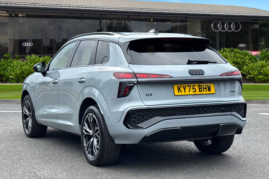 Audi Q3 Suv Launch Edition Tfsi Quattro 265 Ps S Tronic Grey #2