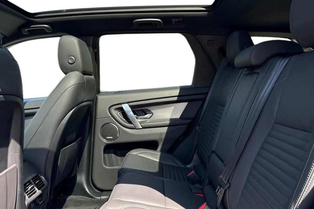 Land Rover Discovery Sport 2.0 D200 Dynamic Hse Black #4