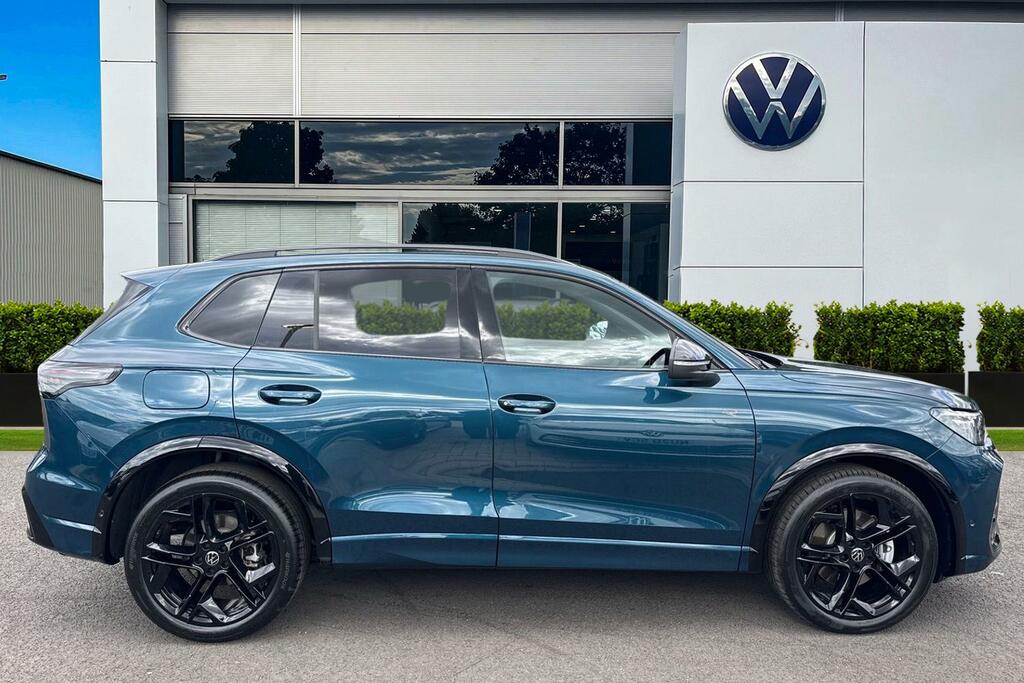 Volkswagen Tiguan 2.0 Tdi R-line Dsg, Tow Bar, Pan Roof, Black KN26XDG Blue #3