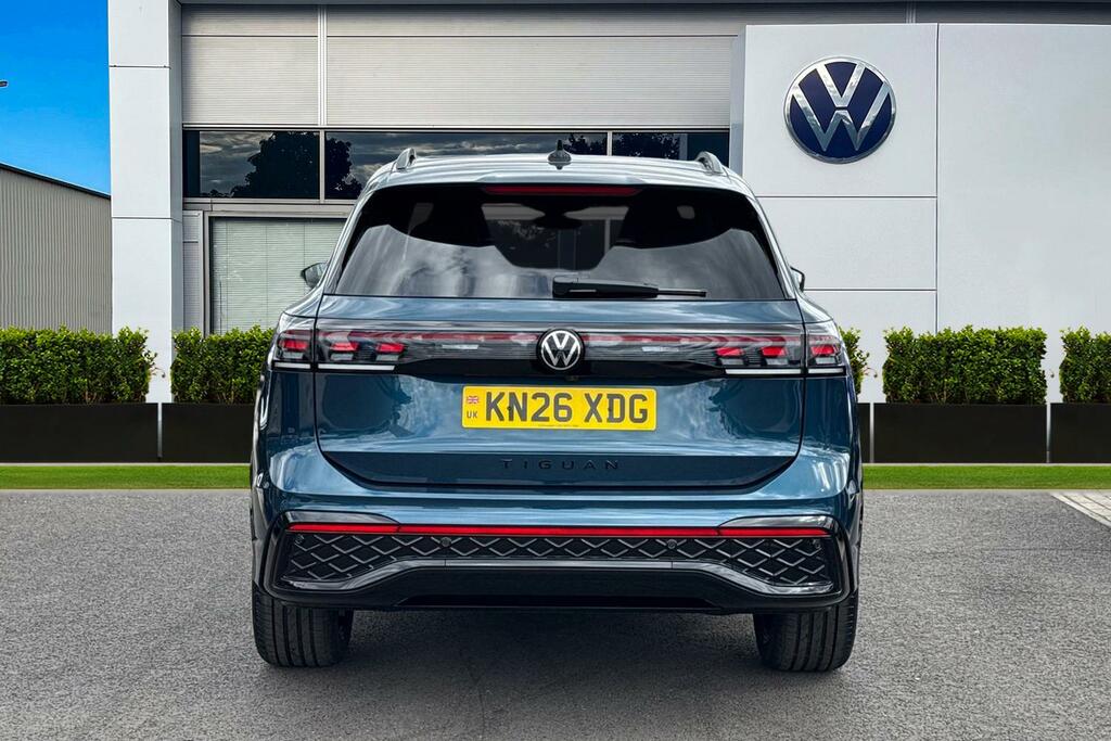 Volkswagen Tiguan 2.0 Tdi R-line Dsg, Tow Bar, Pan Roof, Black KN26XDG Blue #4