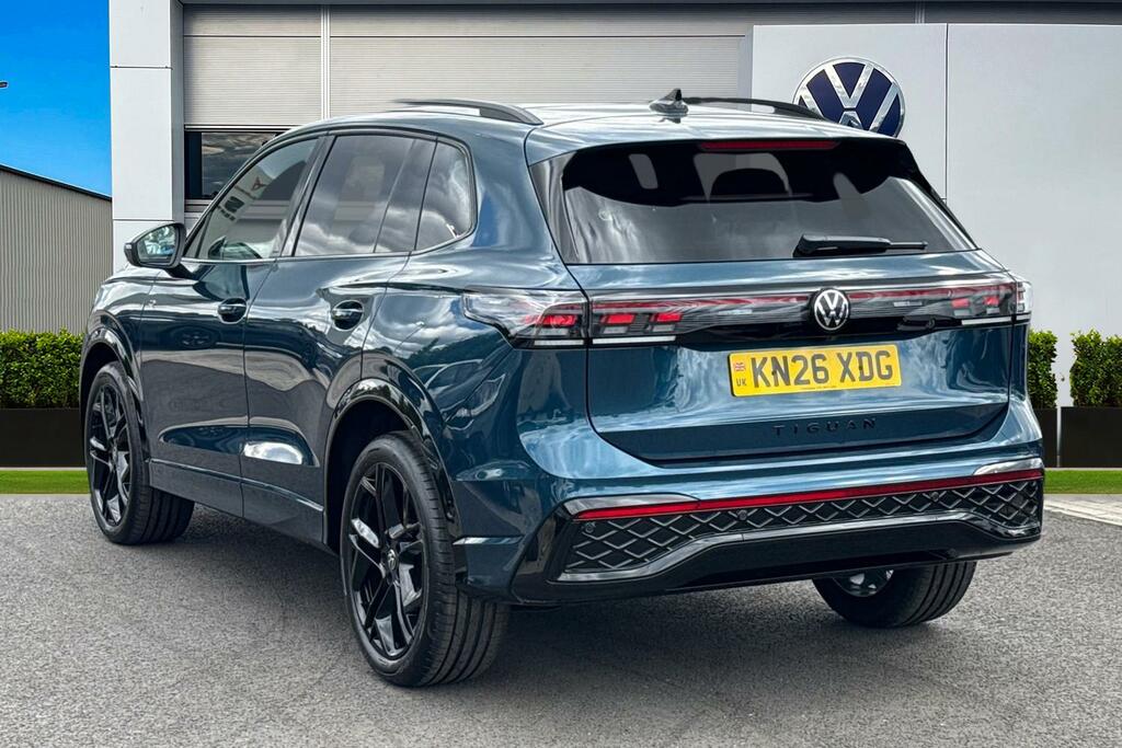 Volkswagen Tiguan 2.0 Tdi R-line Dsg, Tow Bar, Pan Roof, Black KN26XDG Blue #2