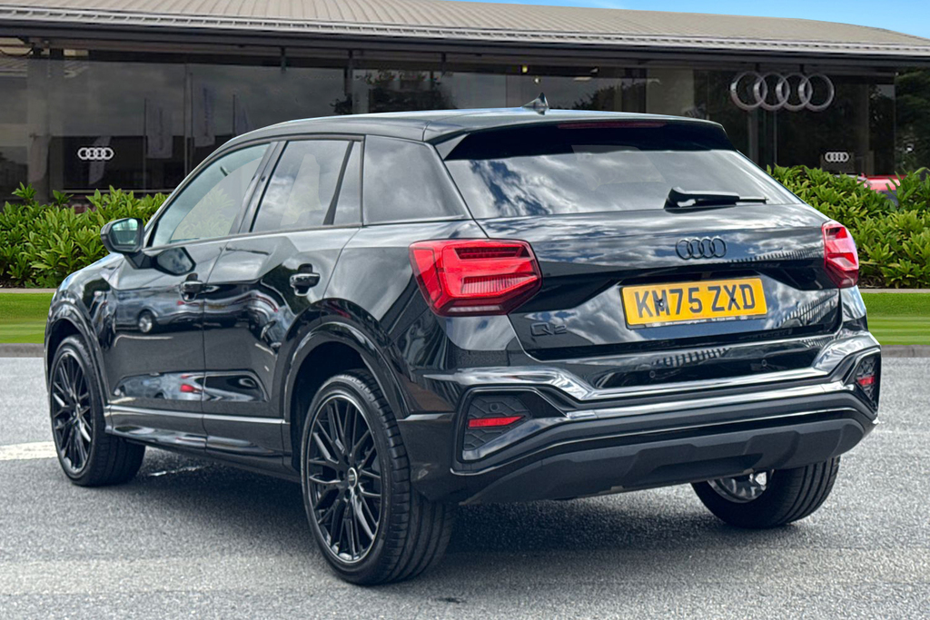 Audi Q2 Black Edition 35 Tfsi 150 Ps S Tronic KM75ZXD Black #2