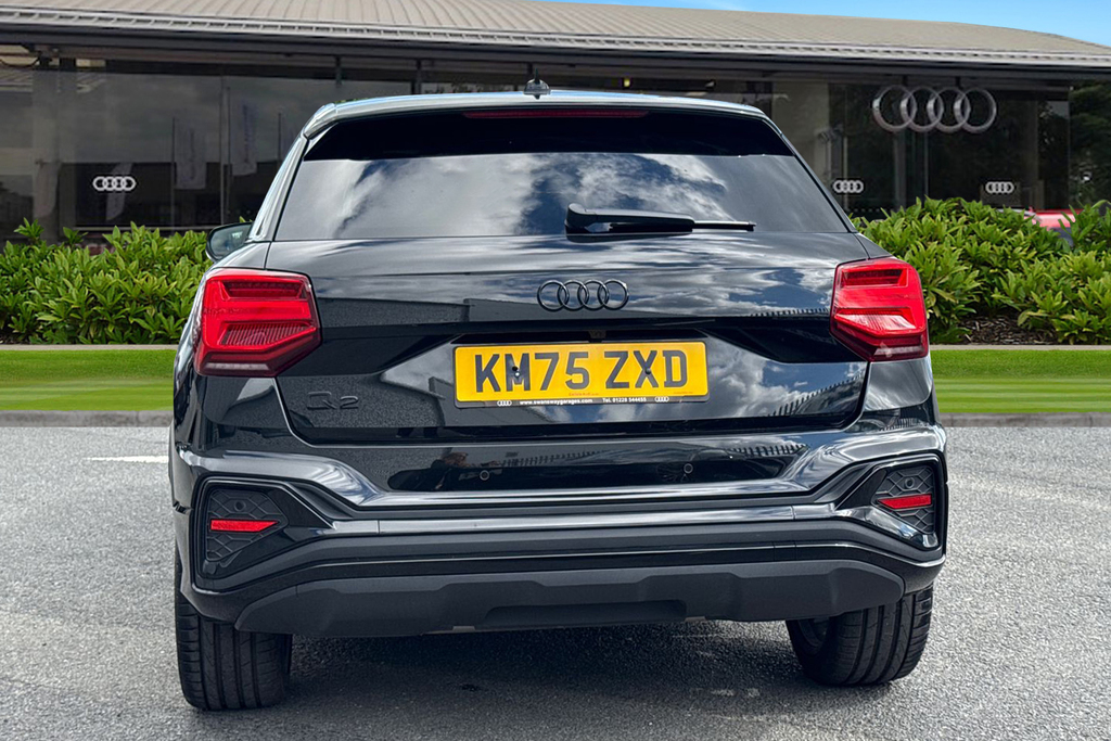 Audi Q2 Black Edition 35 Tfsi 150 Ps S Tronic KM75ZXD Black #4
