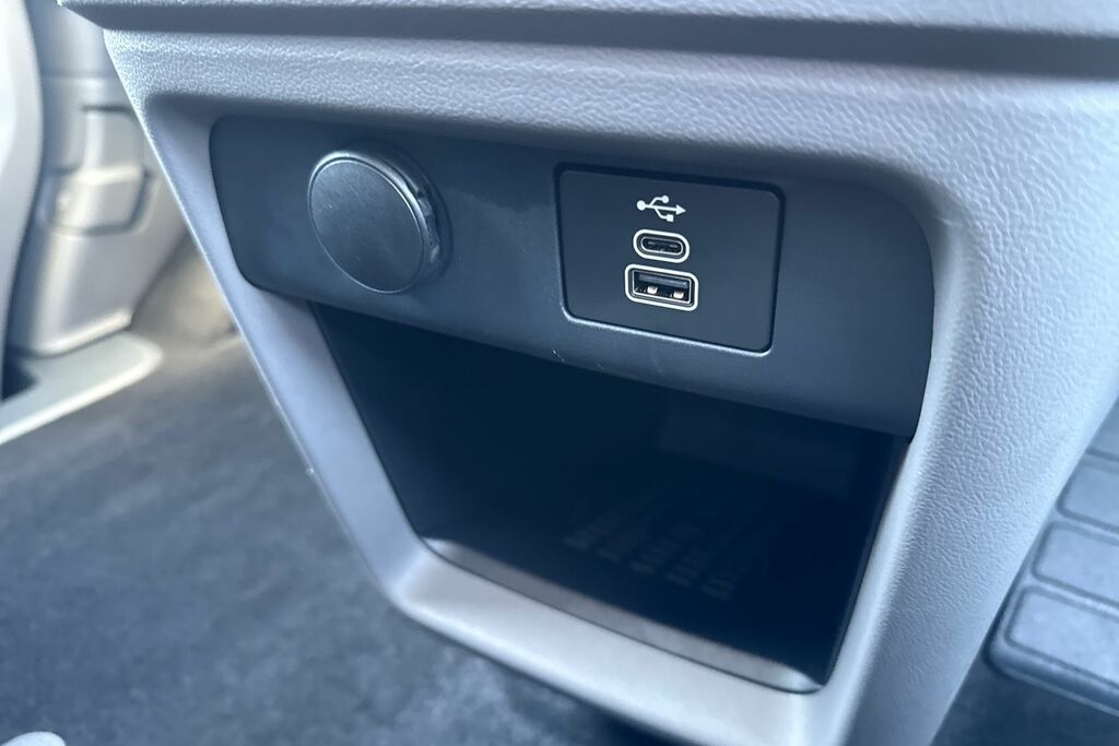 Volkswagen Transporter 2.0 Tdi 150 Commerce Pro Kombi Van Green #22