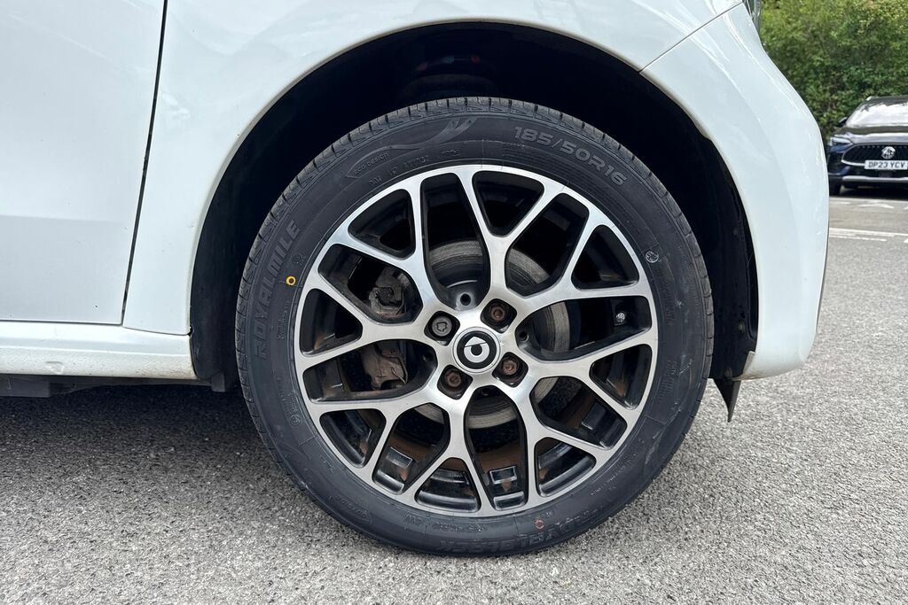Smart Forfour 60Kw Eq Prime Exclusive 17Kwh 22Kwch Black #23