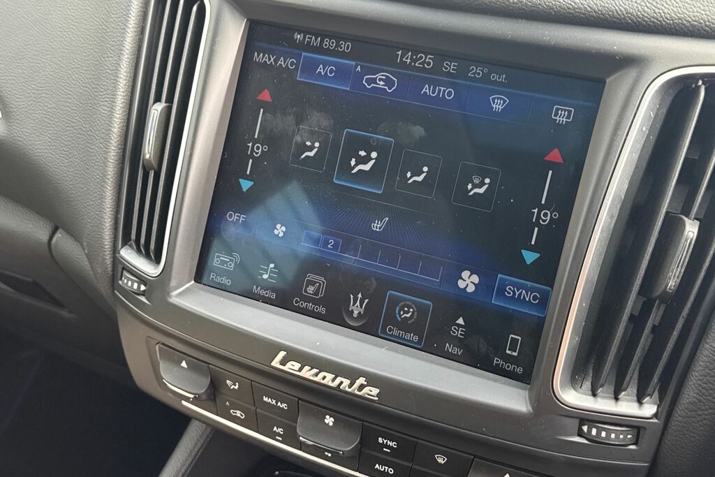 Maserati Levante Suv Black #21