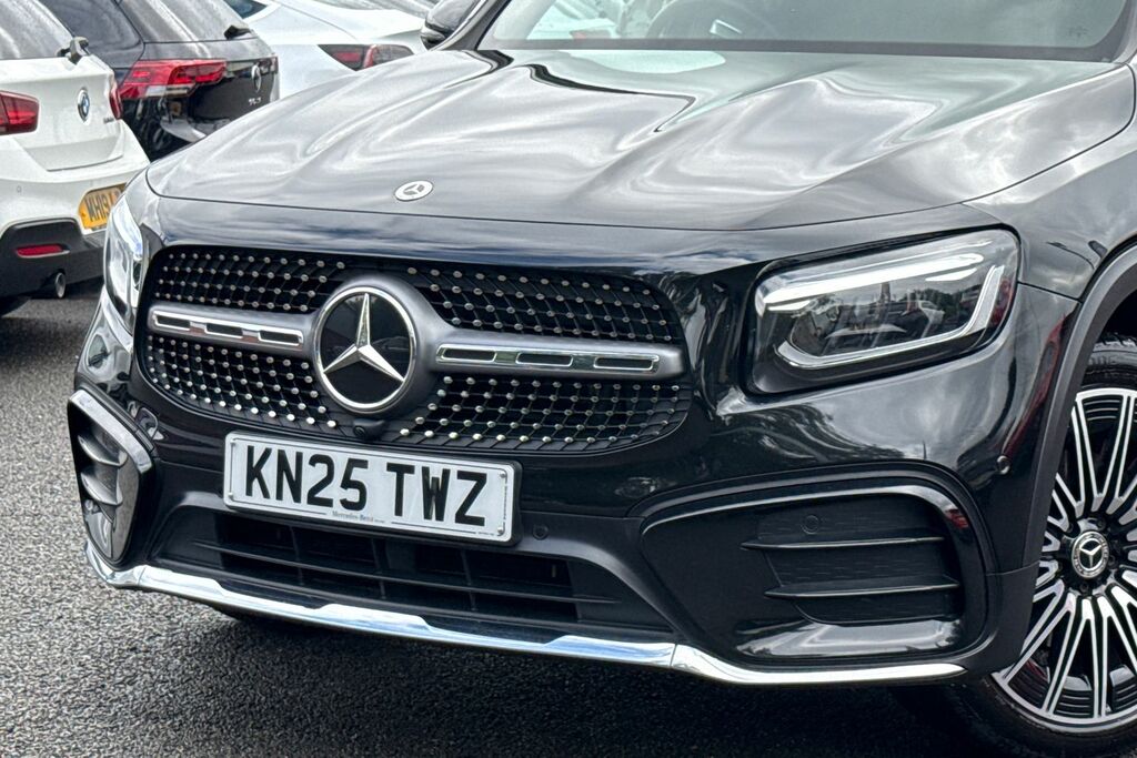 Mercedes-Benz GLB Class Glb 200 Amg Line Premium Plus 7G-tronic Silver #24
