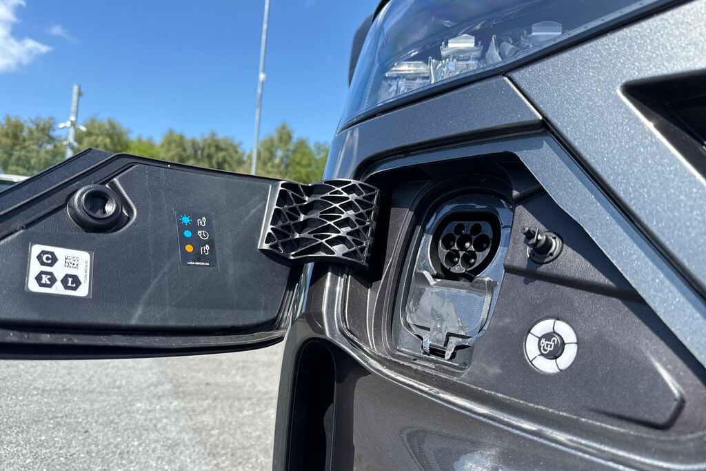 Volkswagen E-Transporter 136Ps 100Kw 65Kwh Commerce Plus Van Grey #27