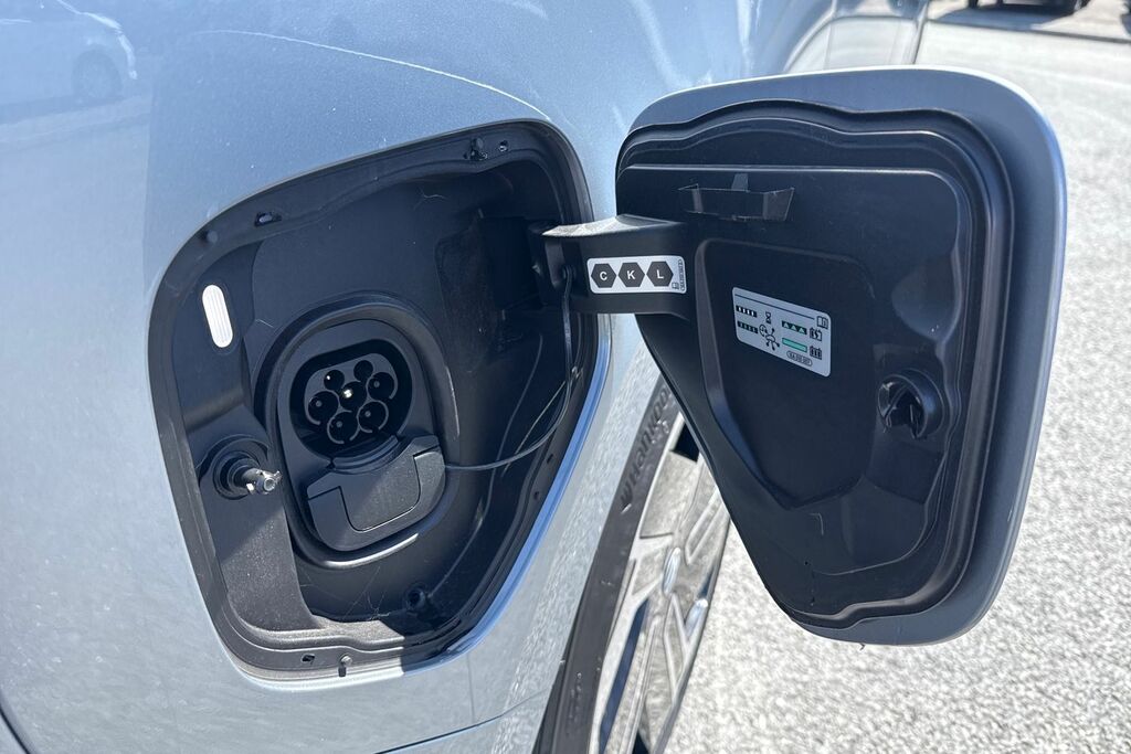 Volkswagen ID.Buzz 210Kw Life Pro 79Kwh Two Tone Paintsty  #24