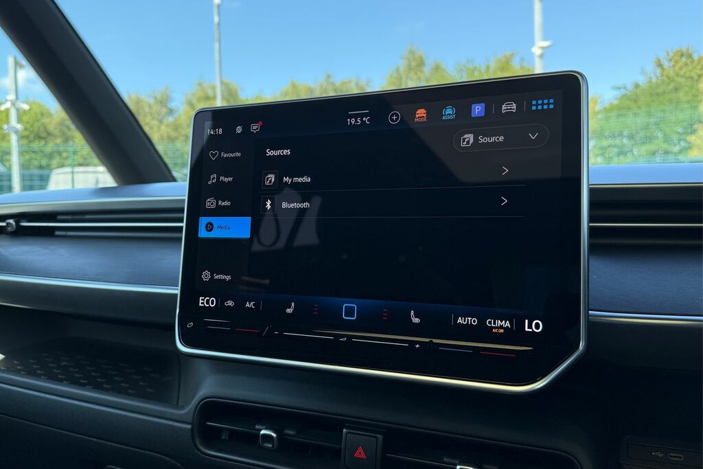 Volkswagen ID.Buzz 210Kw Life Pro 79Kwh Two Tone Paintsty  #47