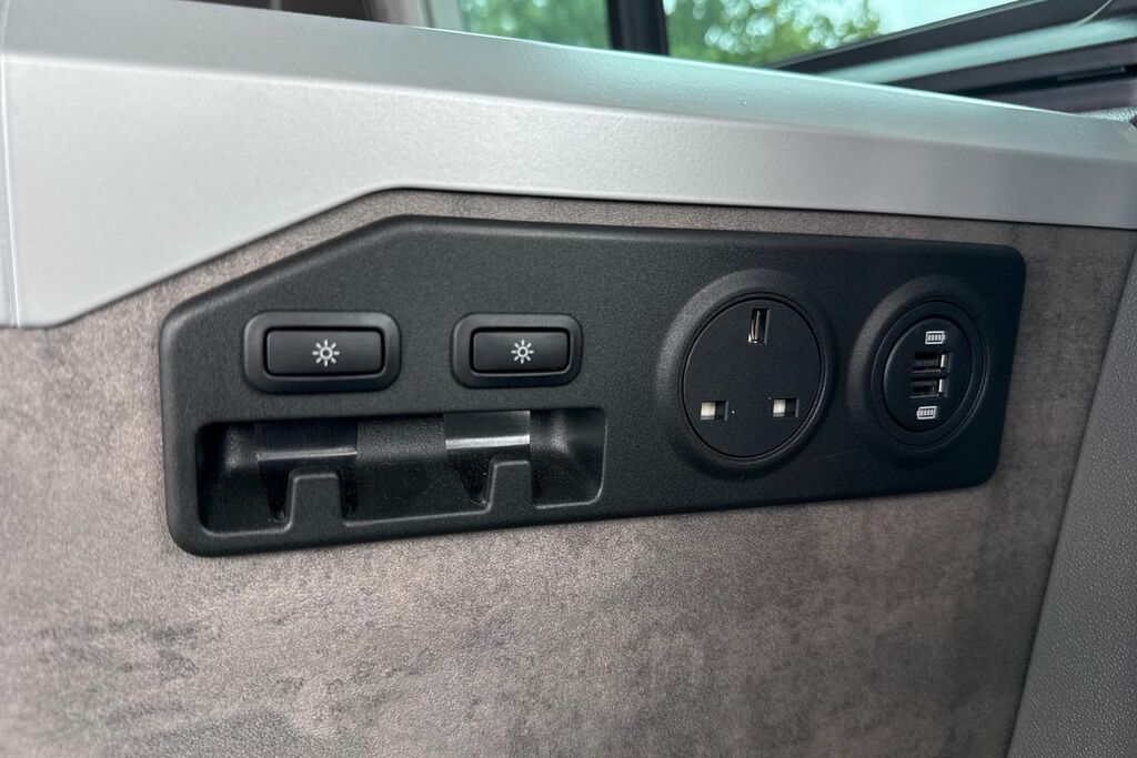 Volkswagen California Mpv White #36