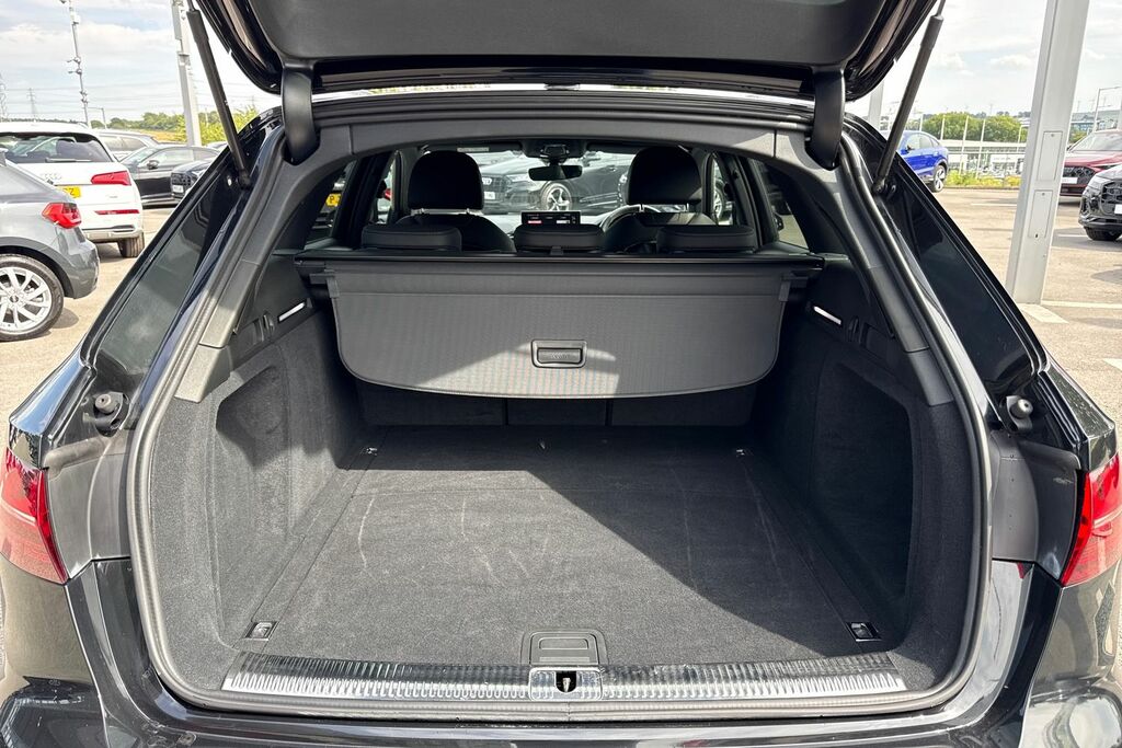 Audi A4 Avant Avant S Line 35 Tfsi 150 Ps S Tronic Black #6