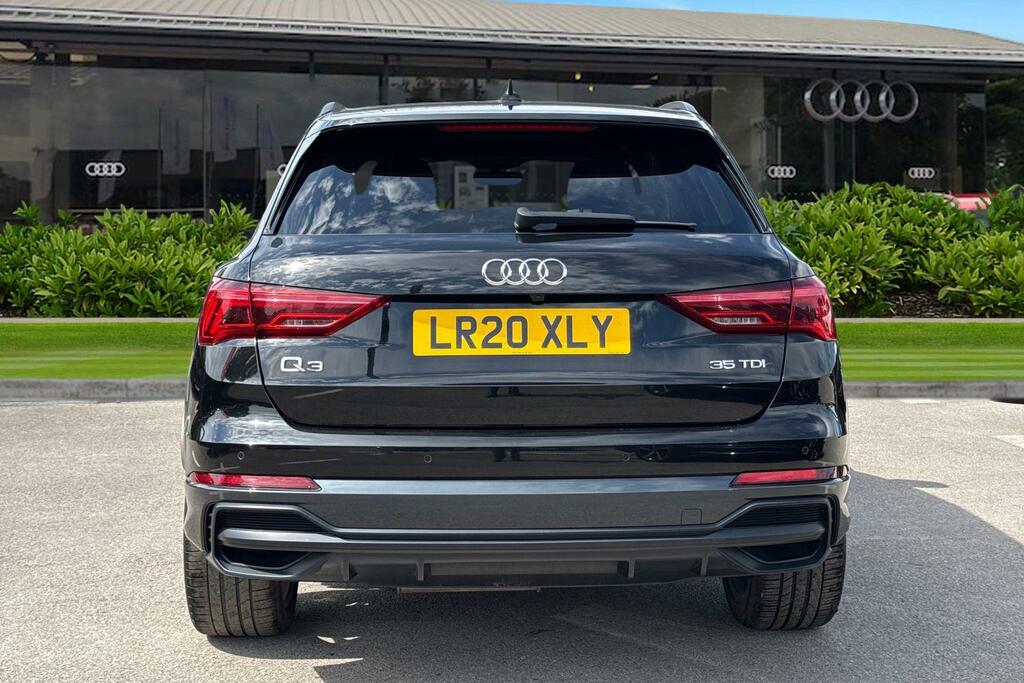 Audi Q3 Vorsprung 35 Tdi 150 Ps S Tronic Black #4