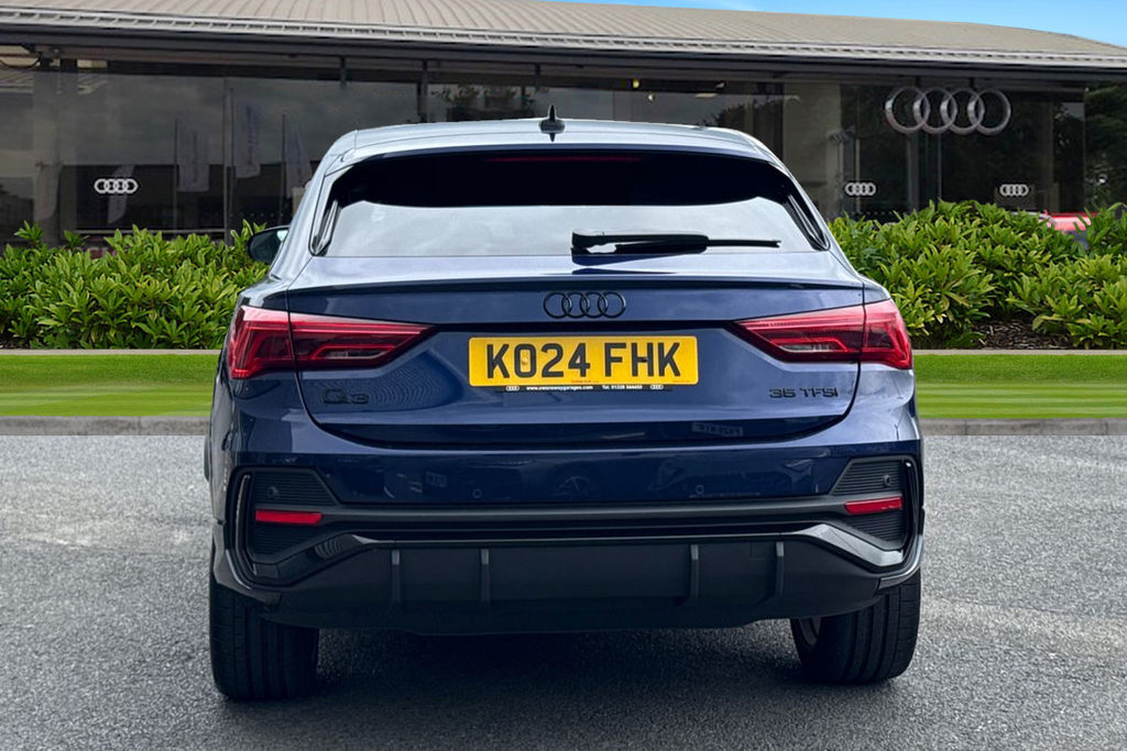 Audi Q3 Black Edition 35 Tfsi 150 Ps S Tronic KO24FHK Blue #4