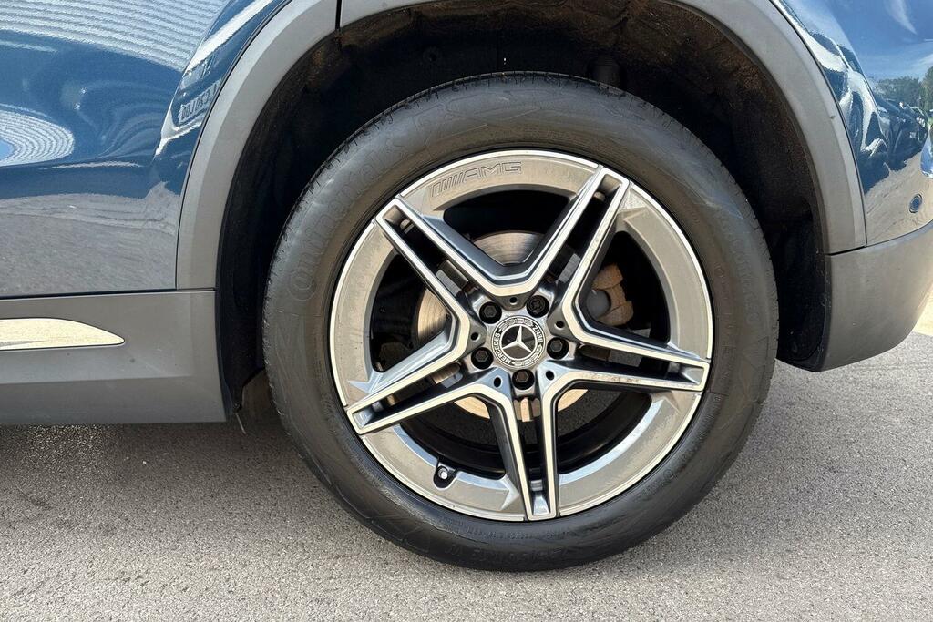 Mercedes-Benz GLA Class Gla 180 Amg Line Premium Plus White #22