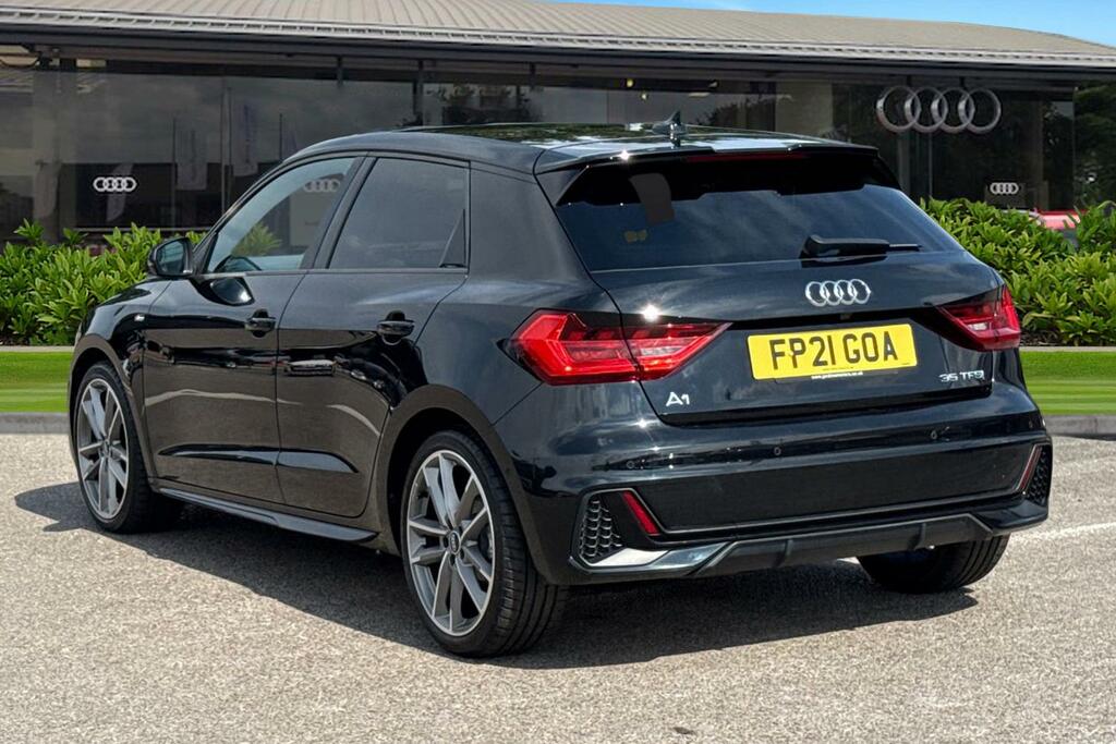 Audi A1 Vorsprung 35 Tfsi 150 Ps S Tronic Black #2