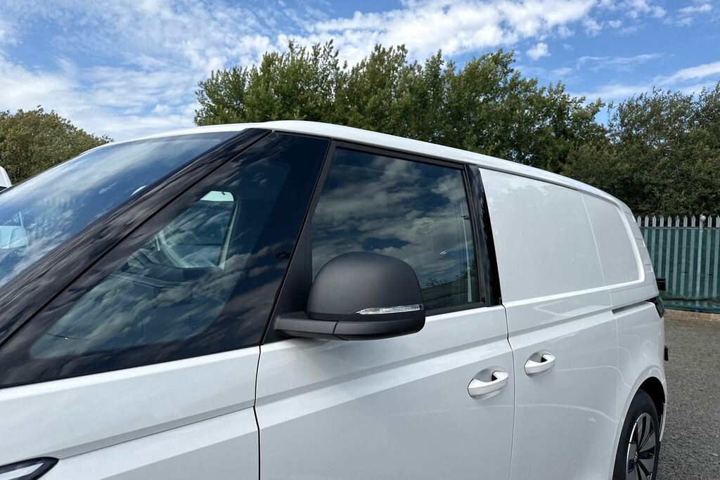 Volkswagen ID.Buzz Pro 79Kwh Gtx Mpv 4Motion Swb, Black #25