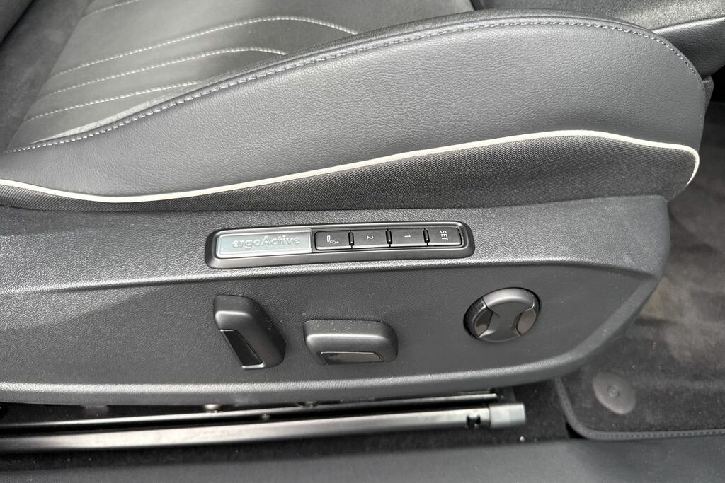 Volkswagen ID.4 210Kw Match Pro 77Kwh Black #40