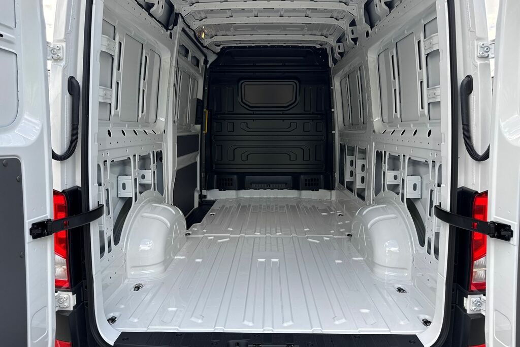 Volkswagen Crafter 2.0 Tdi 140Ps Commerce High Roof Van White #6