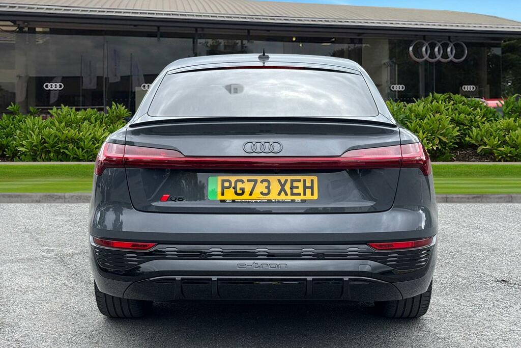 Audi Q8 e tron Sportback Black Edition 55 E-tron Quattro 300,00 K Grey #4