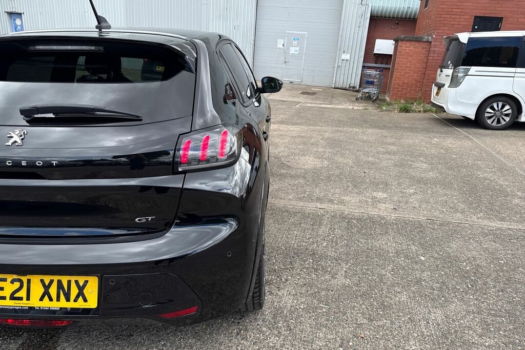 Peugeot e-208 50Kwh Gt Premium Hatchback Red #30