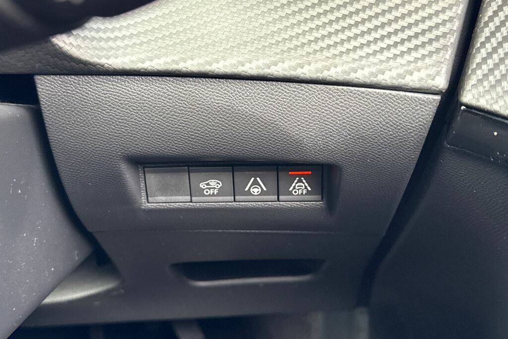 Peugeot e-208 50Kwh Gt Premium Hatchback Red #41