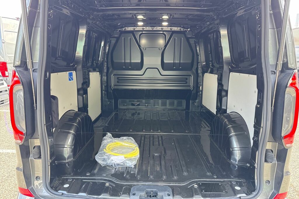 Volkswagen E-Transporter T32 65Kwh Commerce Pro Panel Van  #6
