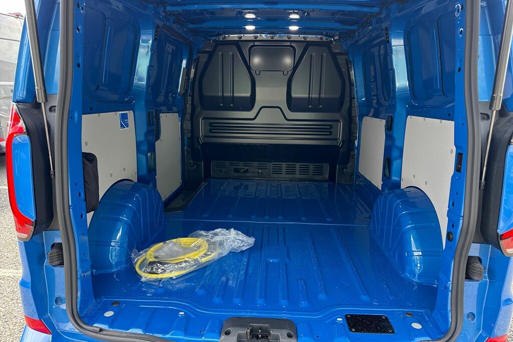 Volkswagen E-Transporter T32 65Kwh Commerce Pro Panel Van Blue #6