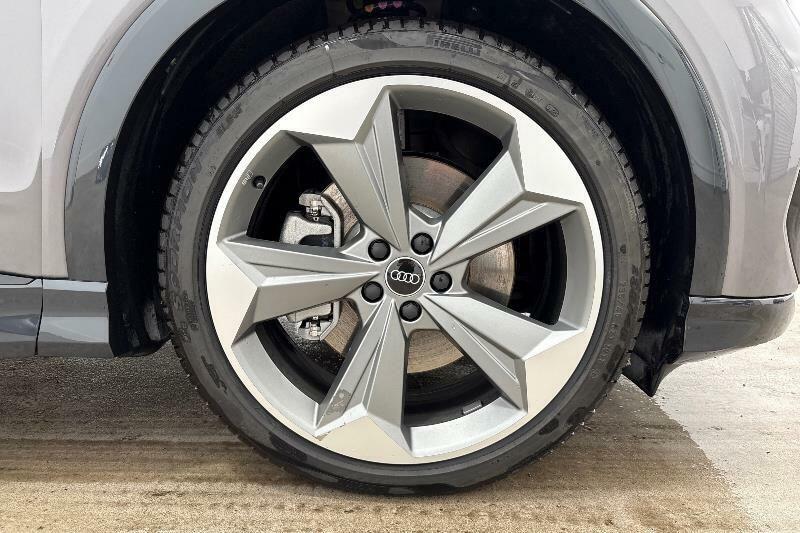 Audi Q4 E Tron 210Kw 45 82Kwh Black Edition Grey #5