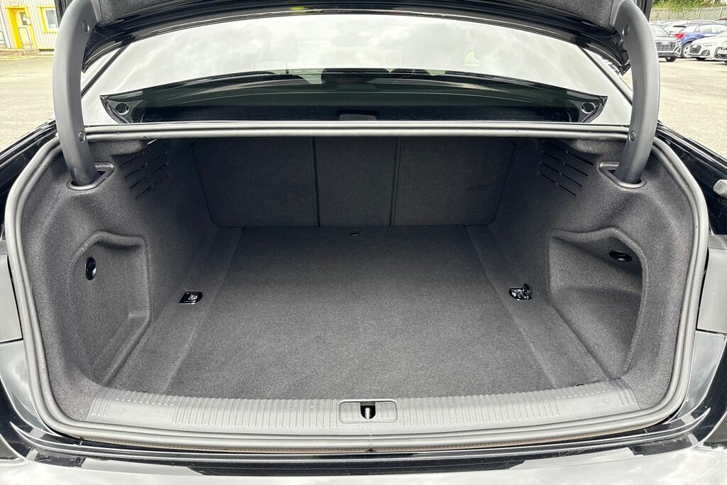 Audi A4 Black Edition 40 Tfsi 204 Ps S Tronic Black #6