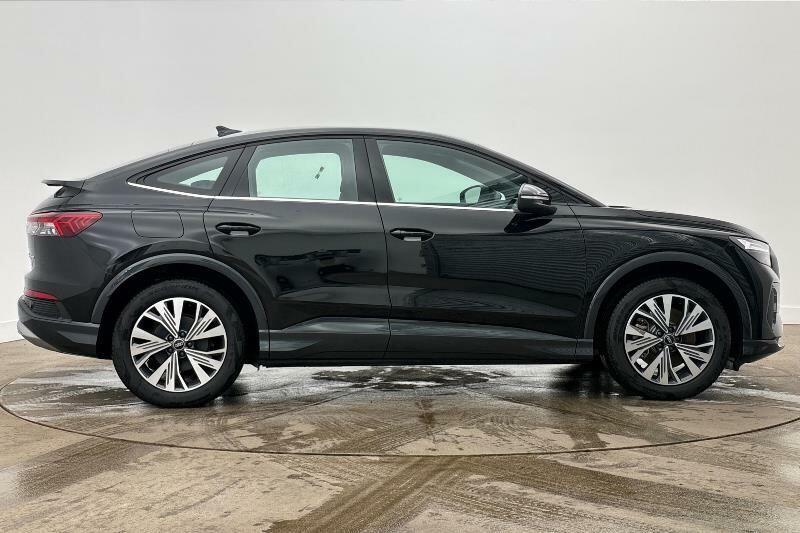 Audi Q4 E Tron Q4 Sportback Sport 45 E-tron 210,00 Kw Black #4