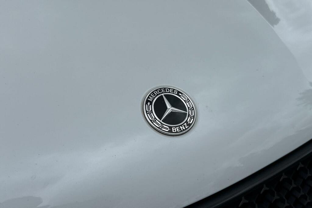 Mercedes-Benz GLC Class Glc 300E 4Matic Urban Edition 9G-tronic Black #27
