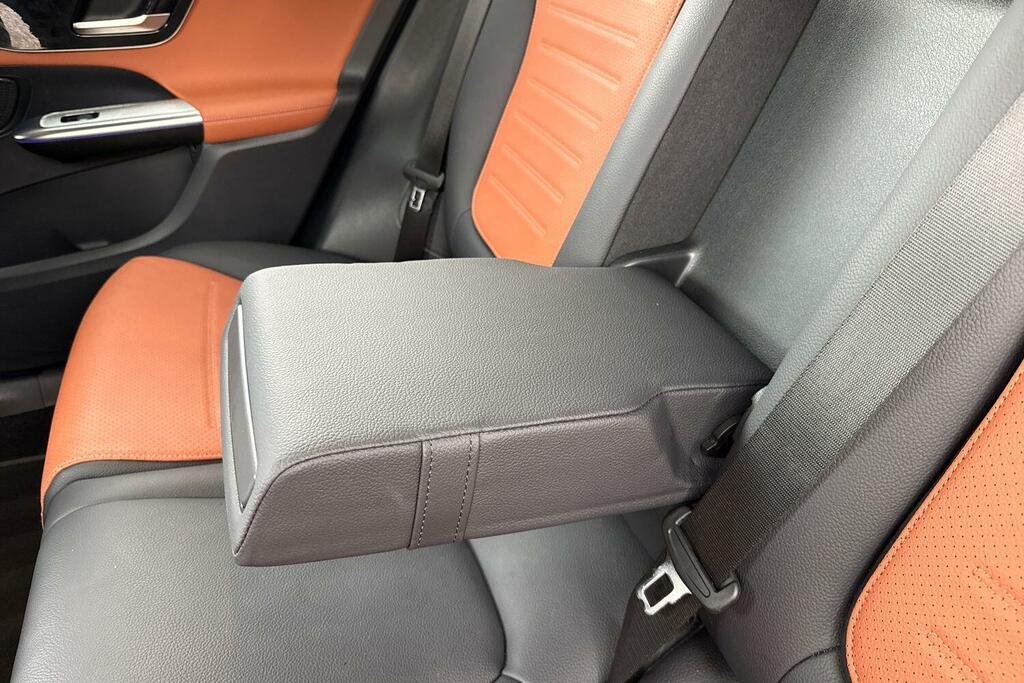 Mercedes-Benz GLC Class Glc 300E 4Matic Urban Edition 9G-tronic Black #40