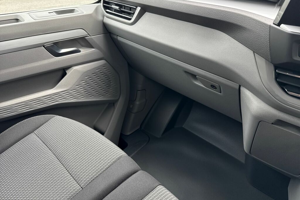 Volkswagen Transporter 2.0 Tdi 170 Commerce Pro Kombi Van Black #19