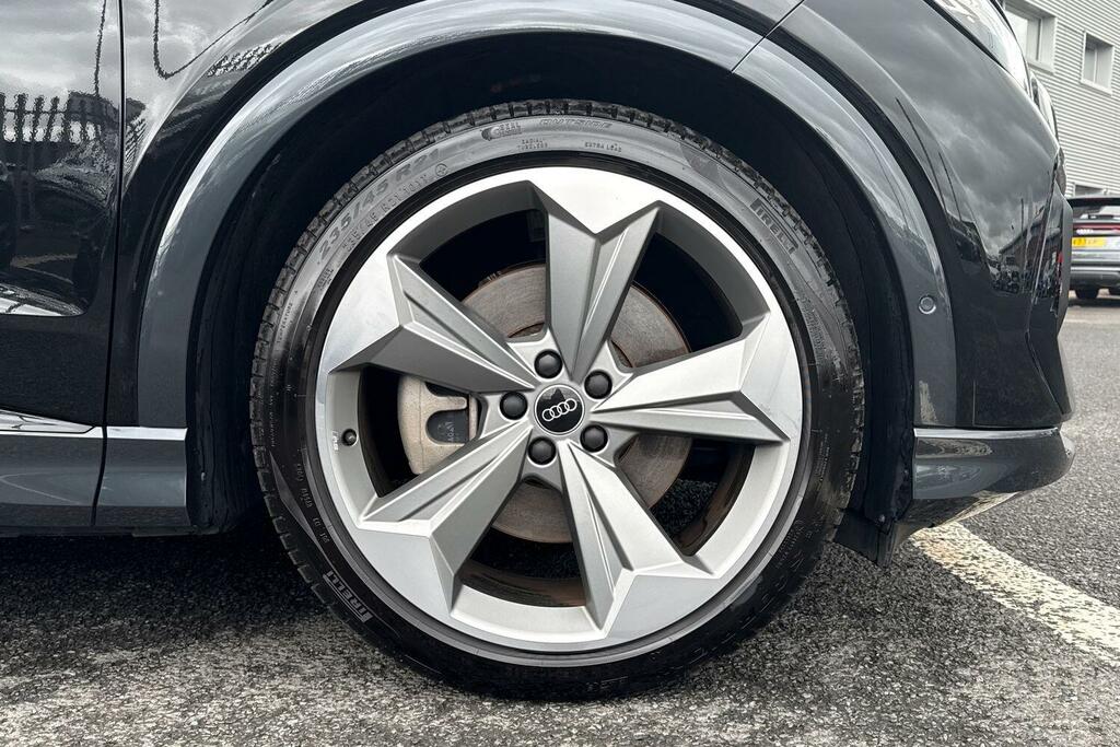 Audi Q4 E Tron Q4 Black Edition 45 E-tron Quattro 210,00 Kw Black #6