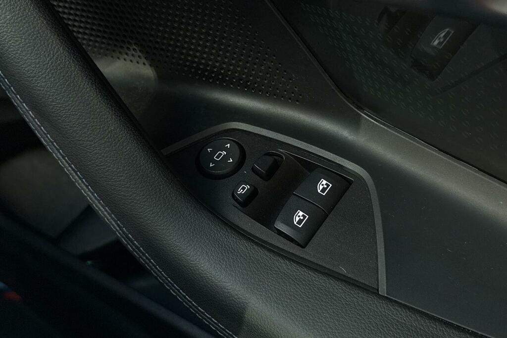 BMW 2 Series 225E Xdrive M Sport Dct Blue #17