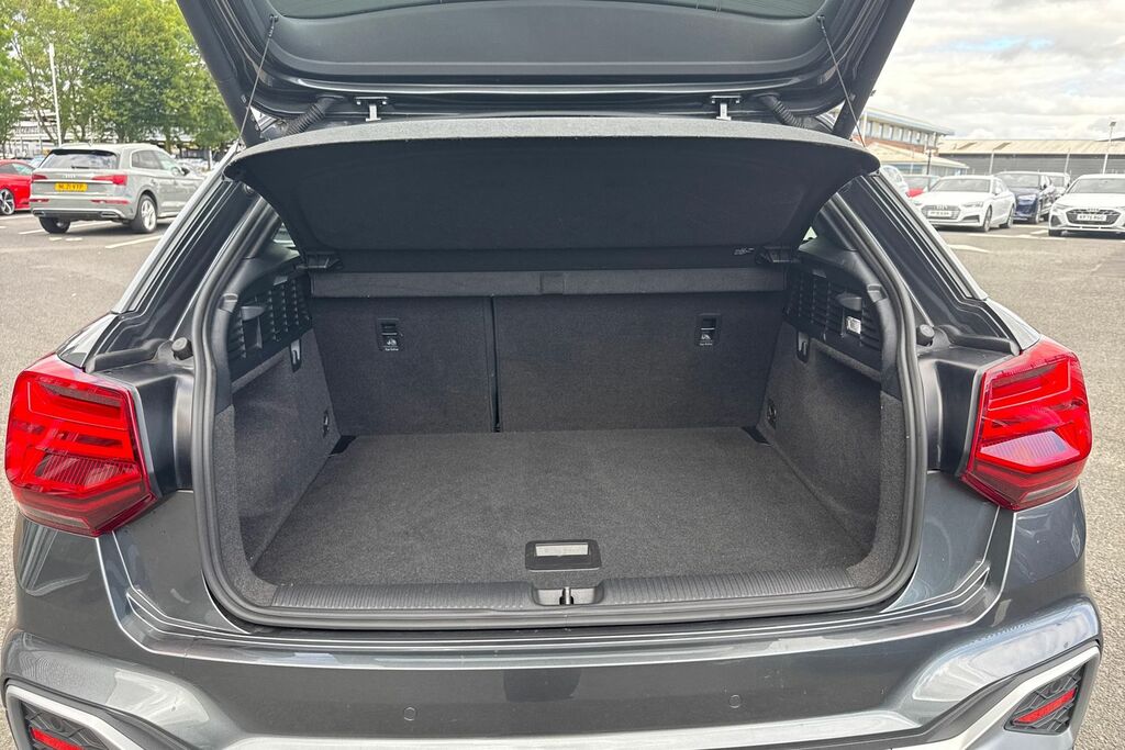 Audi Q2 S Line 35 Tfsi 150 Ps S Tronic Grey #6