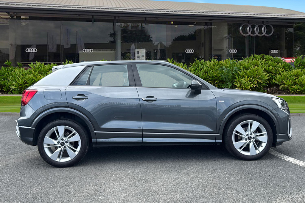 Audi Q2 S Line 35 Tfsi 150 Ps S Tronic Grey #3