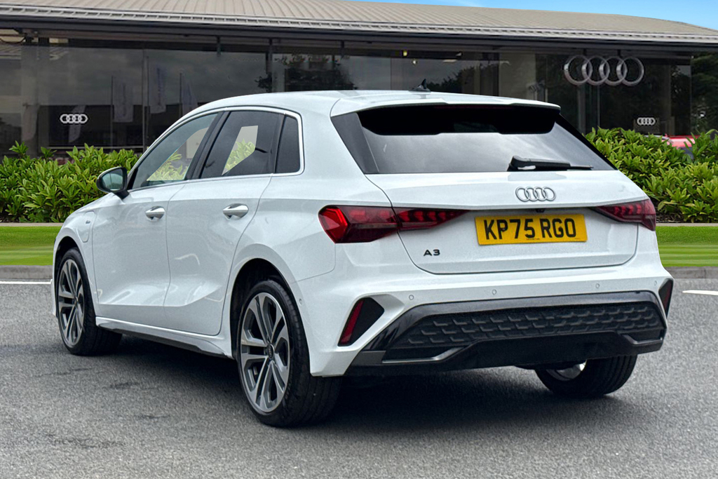 Audi A3 S Line Tfsi E 204 Ps S Tronic White #2