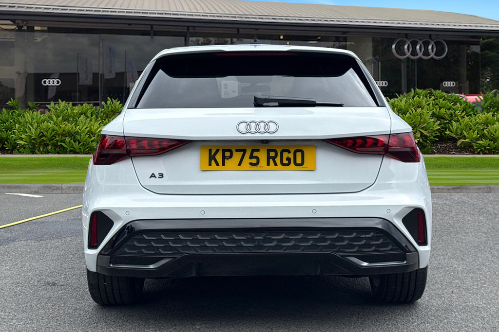Audi A3 S Line Tfsi E 204 Ps S Tronic White #4